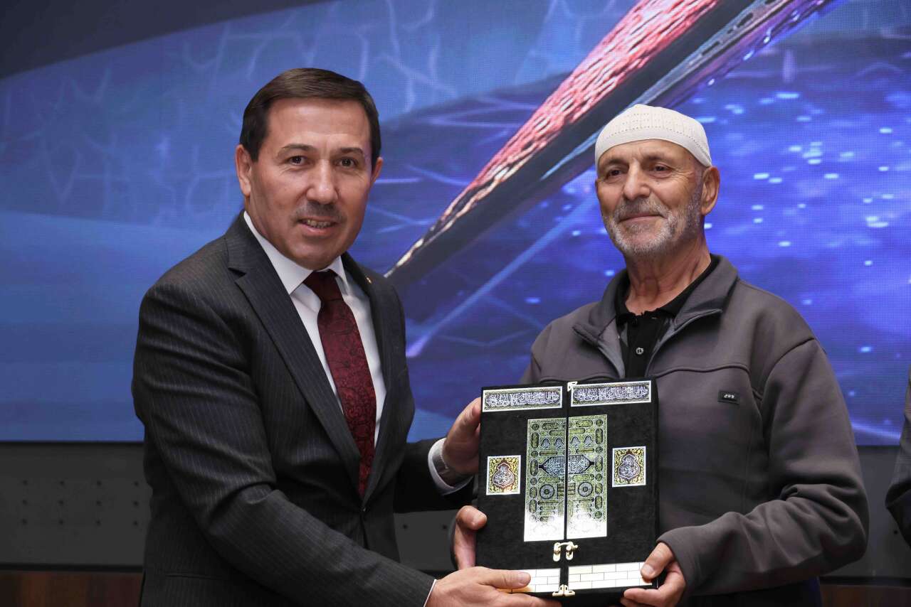 Konya’daki kaybedeni olmayan yarışmada manevi atmosferle dolu final 8